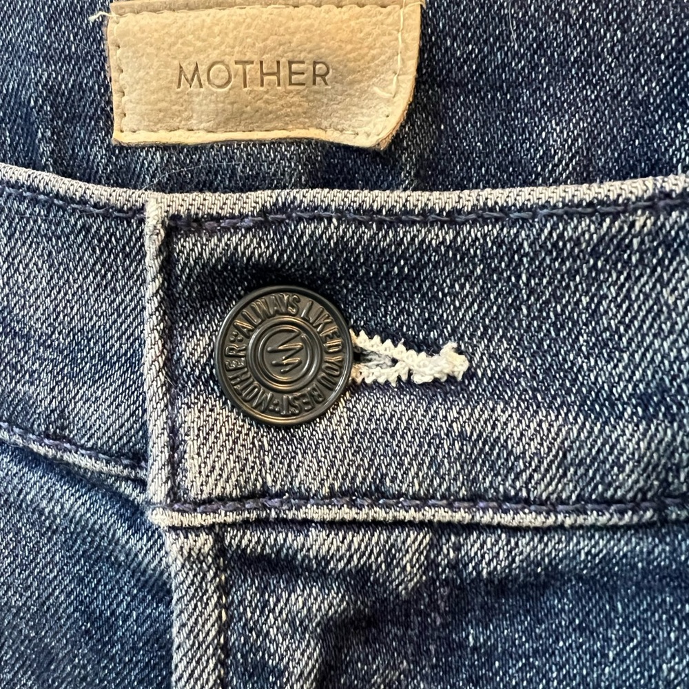 MOTHER Runaway Fray jeans. Size 31